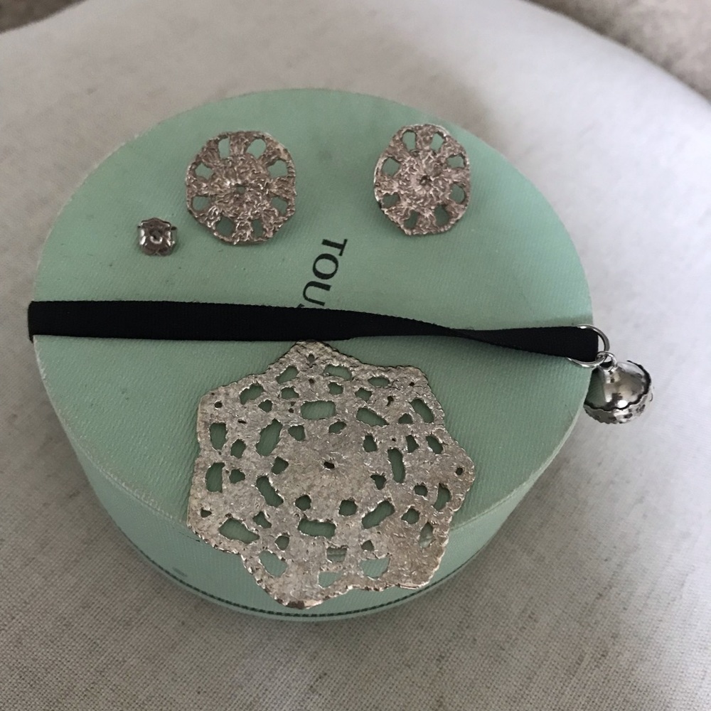 Tous crochet set  AUTHENTIC $90 on e